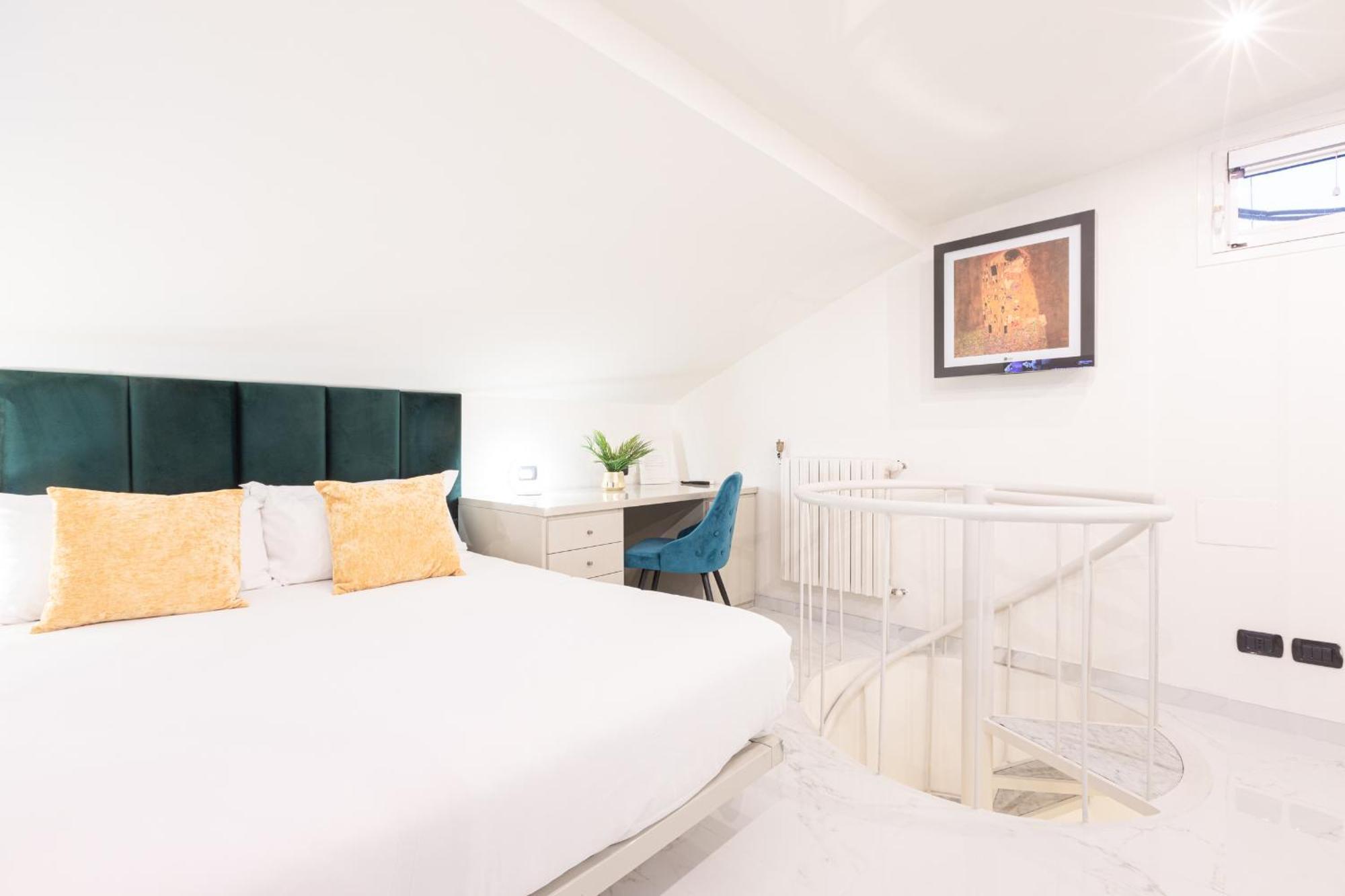 Monte Napoleone Split-Level Terrace Apartment - Top Collection 米兰 外观 照片