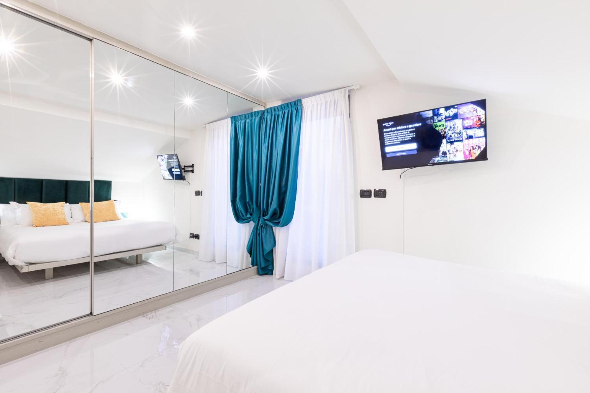 Monte Napoleone Split-Level Terrace Apartment - Top Collection 米兰 外观 照片