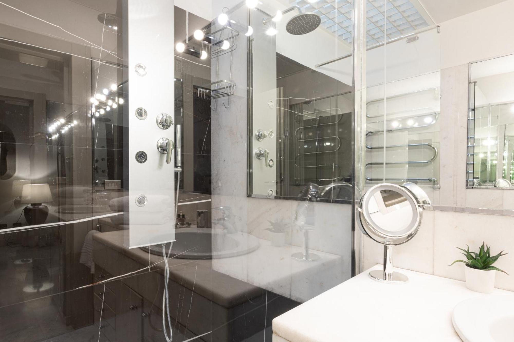 Monte Napoleone Split-Level Terrace Apartment - Top Collection 米兰 外观 照片