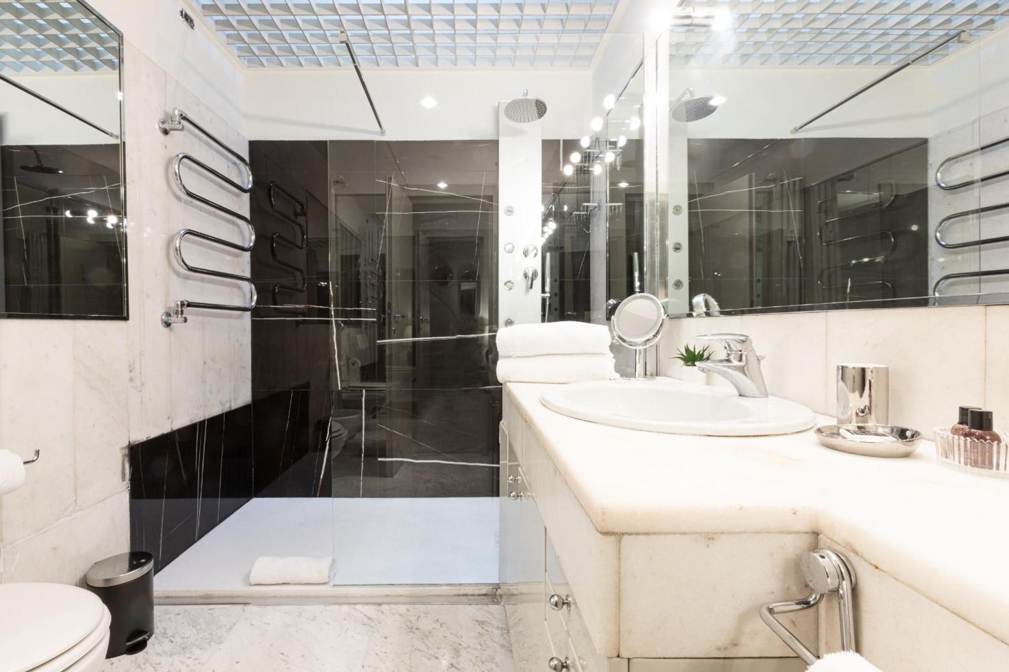 Monte Napoleone Split-Level Terrace Apartment - Top Collection 米兰 外观 照片