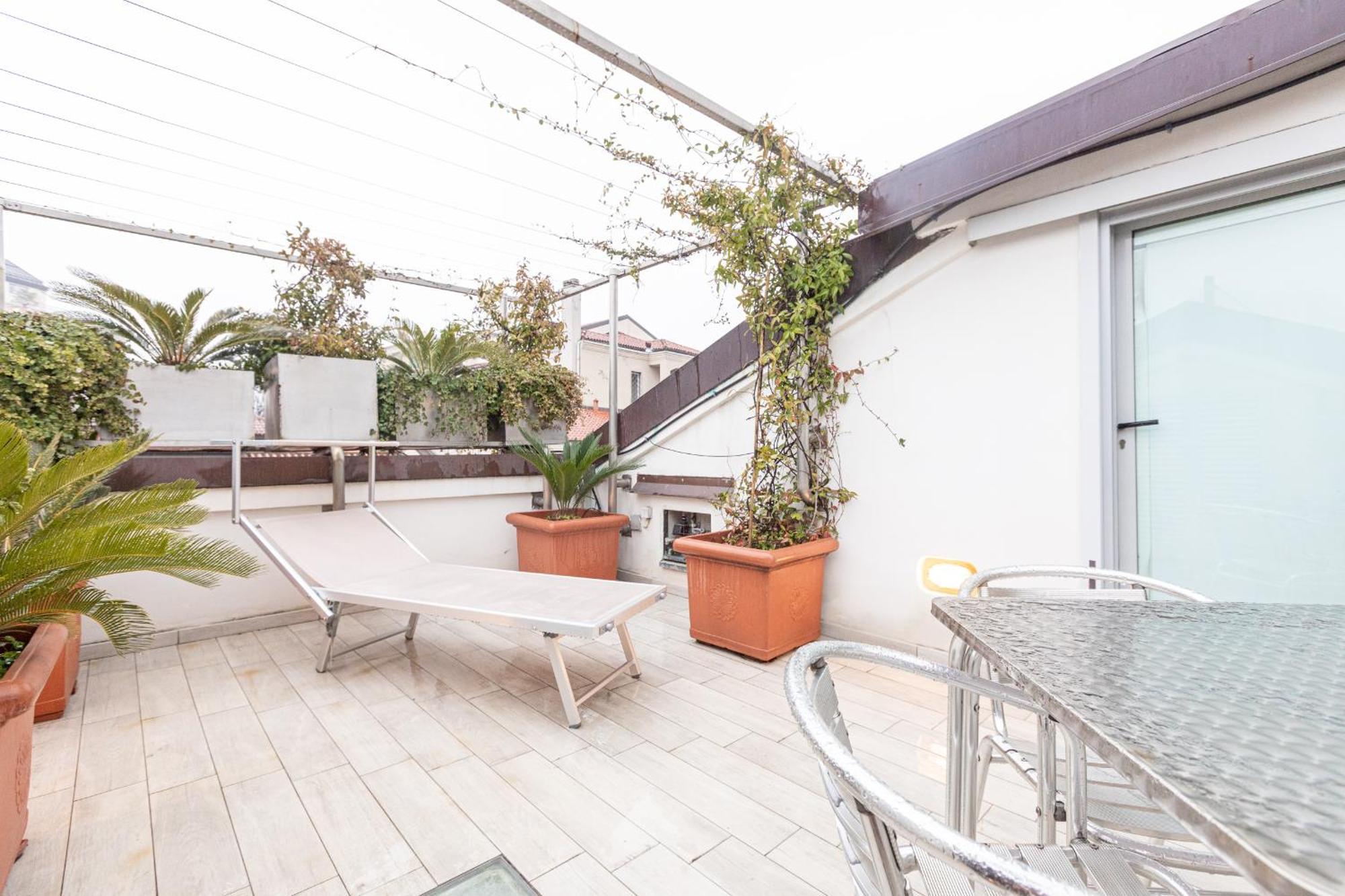 Monte Napoleone Split-Level Terrace Apartment - Top Collection 米兰 外观 照片